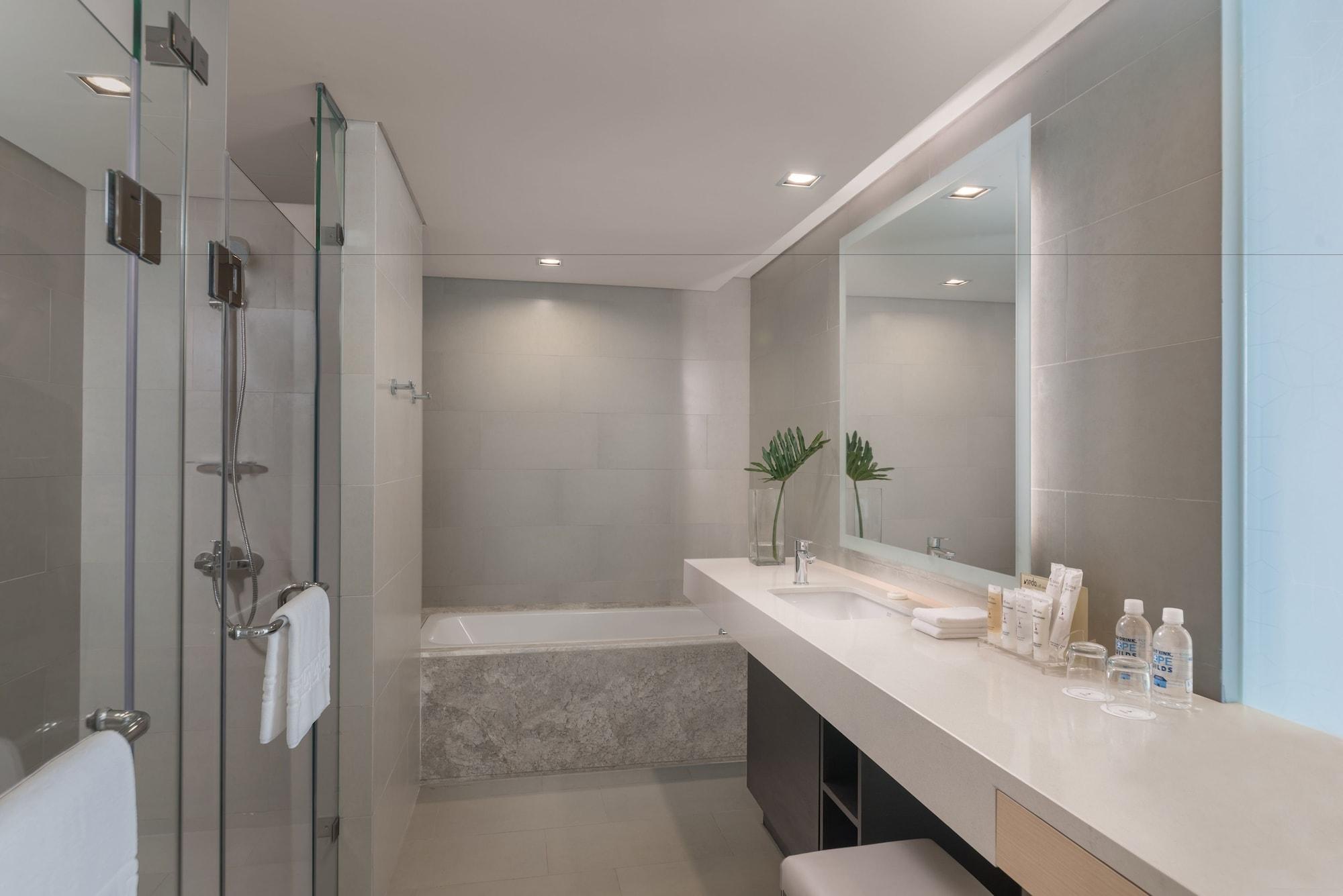 Seda Vertis North Bandar Quezon Luaran gambar Bathroom