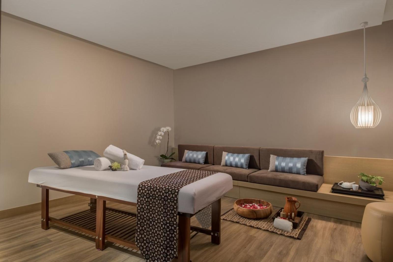 Seda Vertis North Bandar Quezon Luaran gambar A treatment room at the spa