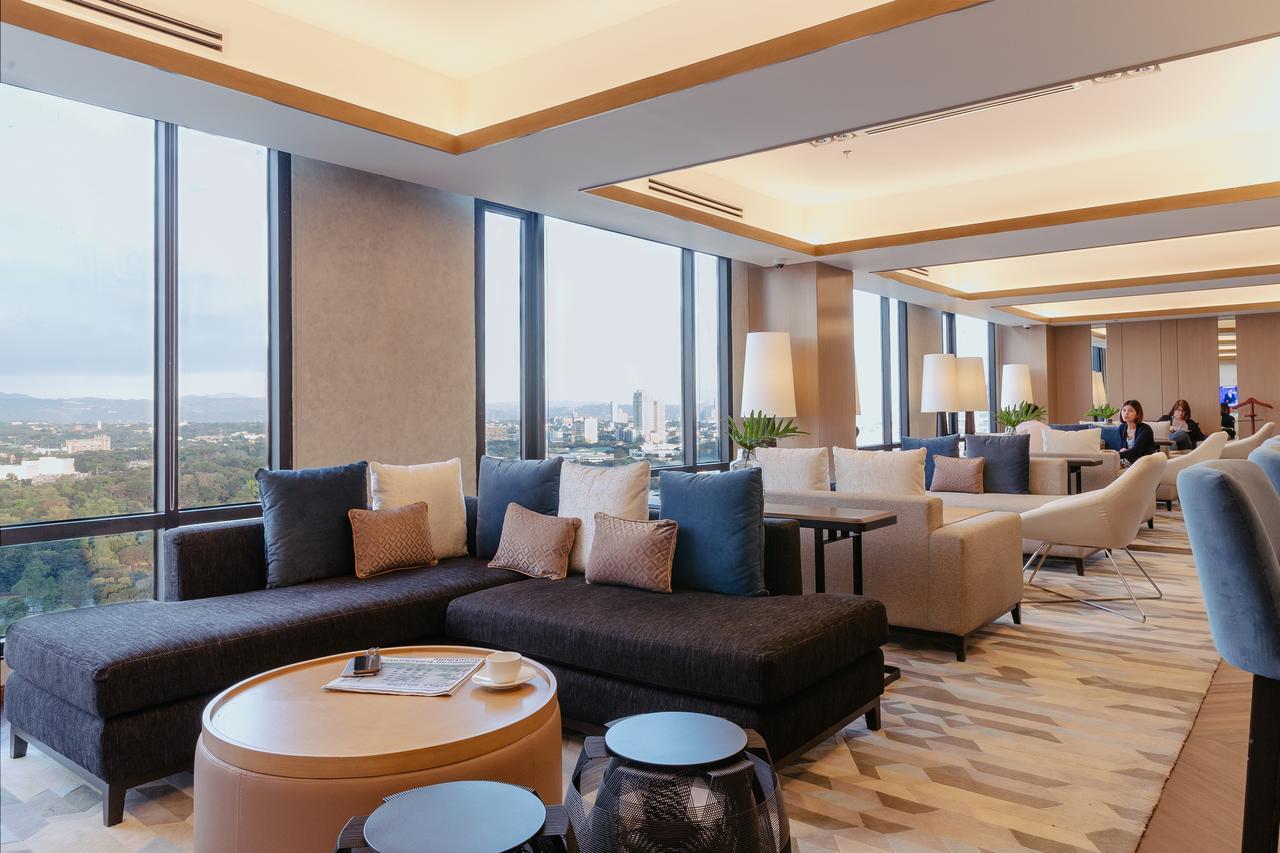 Seda Vertis North Bandar Quezon Luaran gambar Club Lounge at Tokyo International Airport
