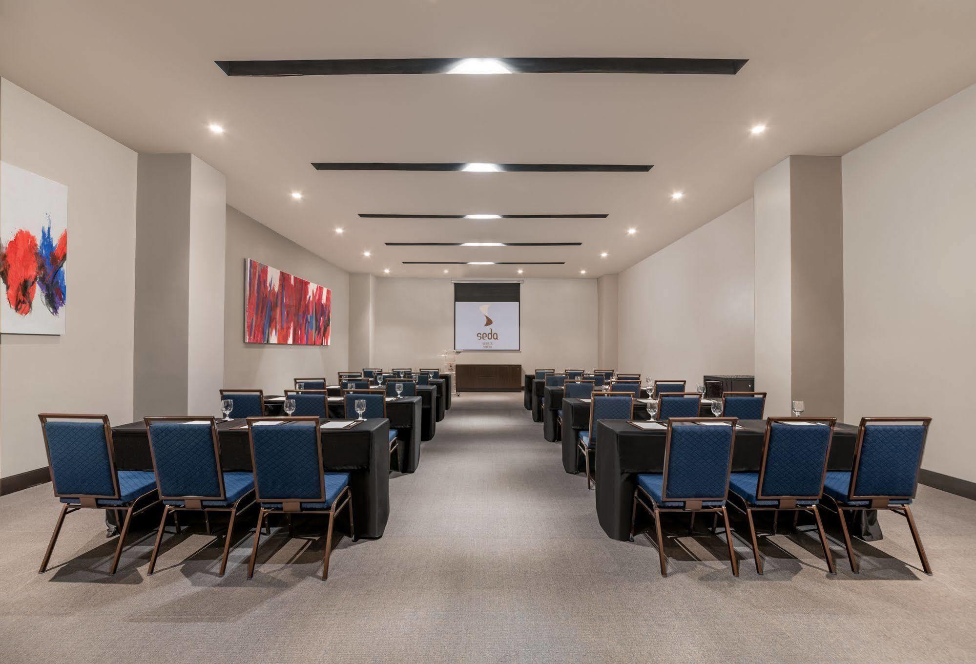 Seda Vertis North Bandar Quezon Luaran gambar Meeting room at the hotel